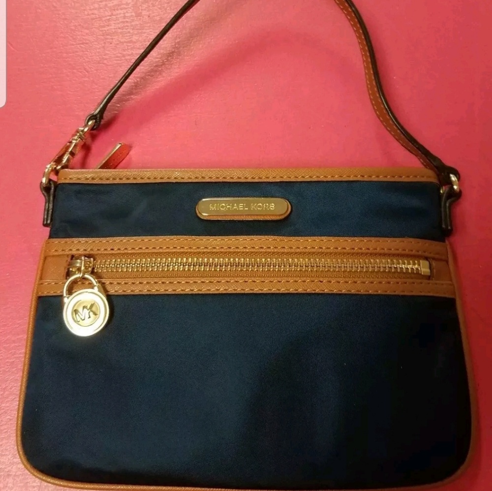 NWOT Michael Kors Wristlet